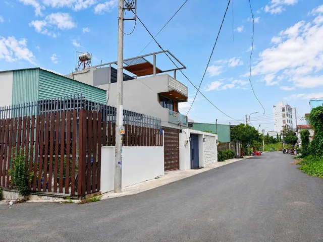 BÁN NHÀ VƯỜN 155M2 - GÓC 2 MẶT TIỀN - LÊ VĂN LƯƠNG - GIÁ CHỈ 8.6 TỶ