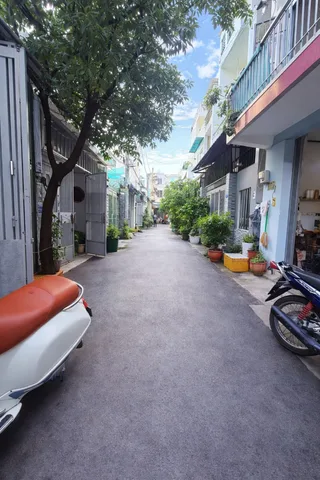 Hẻm oto ngay MT Kênh Tân Hóa, gần Ngã Tư Âu Cơ - Lạc Long Quân, kế bên Tân Bình.
+ Ngang 5.8 dài 11m xây 5 tầng, 8ty xíu
+ Sổ vuông a4 pháp lý chuẩn
Vị trí kết nối nhanh Lũy Bán Bích - Thoại Ngọc Hầu, gần Đại Học Văn Hiến, Cao Đẳng CNTT, Ký Túc Xa Sư P