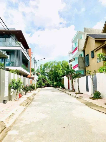 Bán nhà MT đường Hoàng Hữu Nam, Tân Phú - Q9. Chủ nhà kẹt tiền bán nhanh trong tháng.