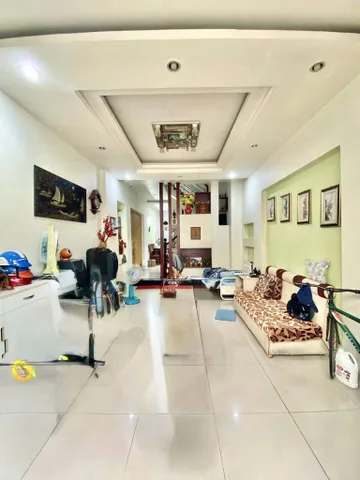 Gần Đặng Văn Ngữ, Lê Văn Sỹ, Phạm Văn Hai. Hẻm oto ngủ nhà gần Bờ Kè Hoàng Sa - Trường Sa. Ngang 5.2 dài 15m
+ 12ty thương lương 
+ Vị trí khu trung tâm kết nối nhanh Phú Nhuận, Q3, Q1
📞 LH ( Zalo/ SĐT ): 0706.120.931 Trang Nhà Phố
👉 Người thật – Nhà 