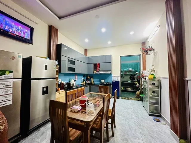 72m2( 4.2 × 17m ) gần Đặng Văn Ngữ, Phạm Văn Hai, ngay Trường Sa - Hoàng Sa
+ 11ty nhinh thương lương 
+ Vị trí khu trung tâm kết nối nhanh Bùi Thị Xuân, Lê Văn Sỹ, Đỗ Thị Lời, Cách Mạng Tháng 8....
📞 LH ( Zalo/ SĐT ): 0706.120.931 Trang Nhà Phố
👉 Ngư