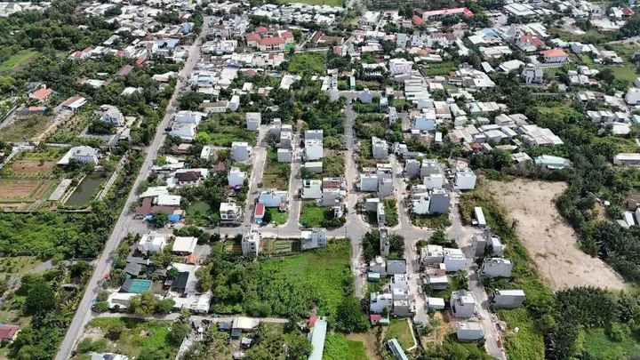 KDC xây kín, hệ số cao ~9 phút Vinhomes ~25 phút Metro, khu CNC - Đường thông 10m vỉa hè, không ngập - 4,05 tỷ 80.2m2