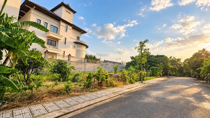 Bán Đất 200m2 giá 6 tỷ tại Đường Võ Văn Hát Phường Long Trường Quận 9 TP. Hồ Chí Minh