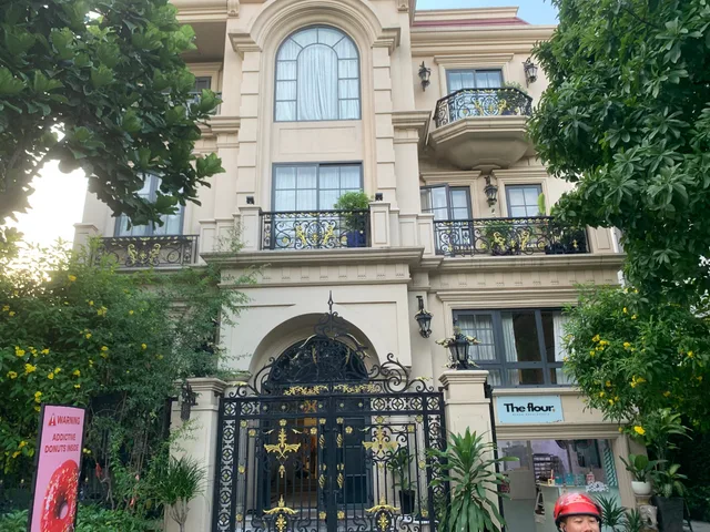 Biệt Thự 2MT Phú Mỹ Hưng, 15x18(303m2), Đường Nhựa 12m, 4 Tầng, 115 tỷ, Có Hầm, 4 Tầng - 7PN, SHR, Hoàn Công