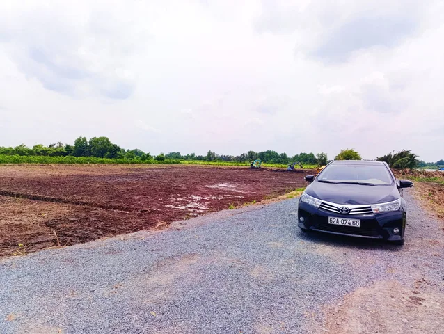 Bán Lô Gốc Đất vườn 2 MT Sông Vàm Cỏ Đông 2570m2 giá 4.2 tỷ tại Xã Thạnh Lợi Huyện Bến Lức Long An