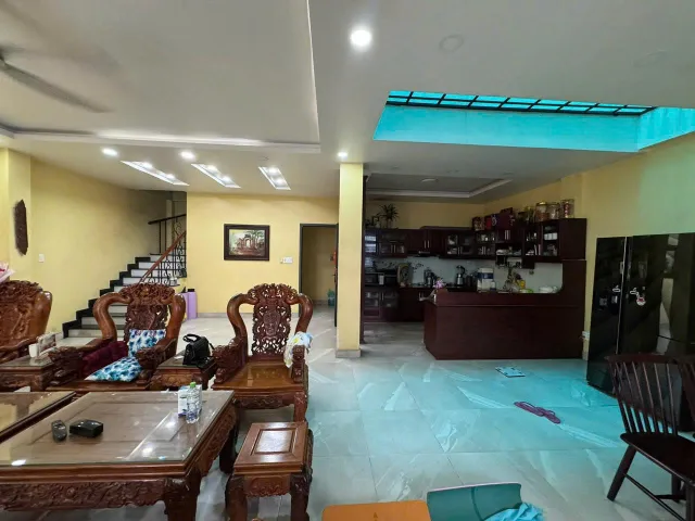 Nhà 3 tầng 101m2 thổ cư_ Ngang 8.6m vuông vức_đường số 9_Sát Phạm Văn Đồng