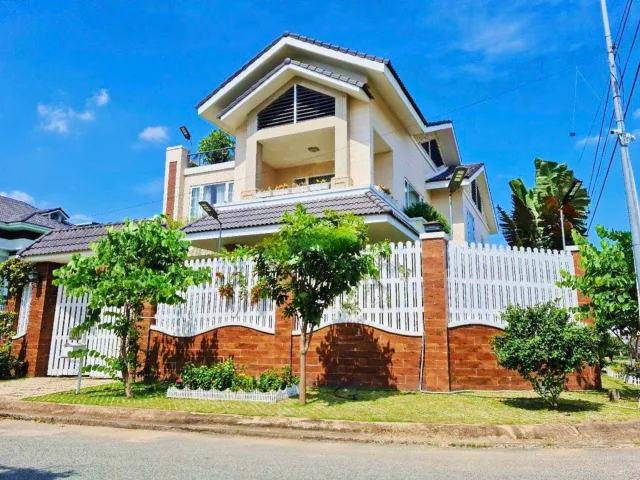 Bán  Biêt Thự 3 Tầng GÓC 2MT KDC Bắc Rạch Chiếc_Phước Long A_Quận 9_Có Thang Máy_Ngang 17m