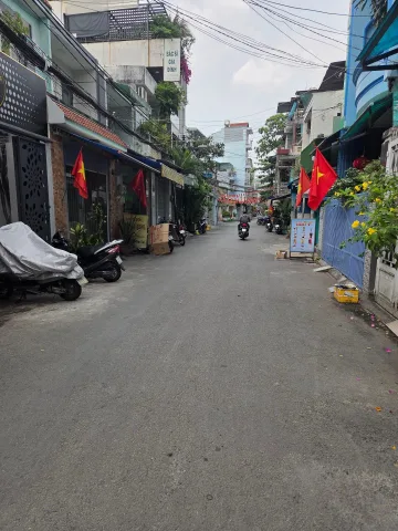 Mă.t Tiên Kinh Doanh Ngay Trường Chinh - Gần Nguyễn Thái Bình, gần Nhà Ga T3, Chợ Bà Hoa - Khu K300.
Ngang 4 dài 17m xây 4 tầng, chỉ 11.8ty thương lượng 
+ Nhà 4PN lớn 4WC, sổ vuông A4
+ Vị trí gần các tuyến đường lớn, kết nối nhanh các quận trung tâm 