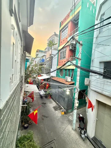 40m2 xây 2 tầng - Hẻm Xe Hơi
Ngay chợ Ông Địa - Lý Thường Kiệt - Thiên Phước 
Giáp bên Cư Xá Lữ Gia, Q10, Đại Học Bách Khoa