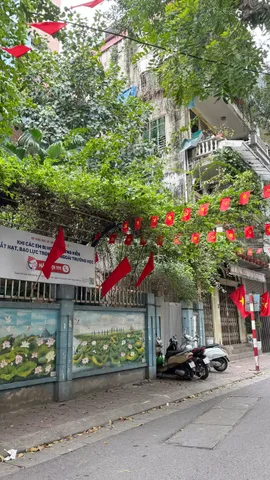 Ngang 4.2 dài 15m xây 3 tầng
Hẻm xe hơi sát mặt tiền, cách 500m ra Trường Chinh, gần chợ Tân Sơn, Nhà Ga T3
+ Sổ vuông đẹp hoàn công đầy đủ
+ Vị trí đẹp, cách 30m ra mặt tiền, ngay nhà ga metro đang xây dựng, tiềm năng sinh lời cao trong vài năm tới