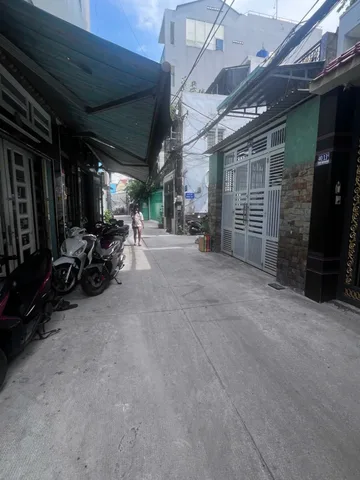 4.2 dài 10m xây 2 tầng, chỉ 4.8ty. Ngay Ngã Tư Âu Cơ - Lạc Long Quân, chợ Tân Bình. Hẻm thông thoáng gần mặt tiền