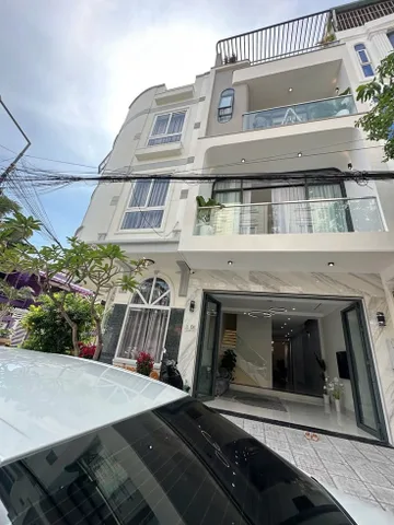 93m2 4 tầng - Sẵn nguồn thu 70tr/th. Ngay HXH Phạm Văn Hai - Trường Sa. 12ty nhỉnh
+ Chủ tặng lại toàn bộ nội thất, trang thiết bị phòng trọ, trang bị đầy đủ hệ thống pccc đạt chuẩn 
+ Sổ vuông đẹp hoàn công đầy đủ pháp lý chuẩn 
LH Zalo: 070.612.0931 