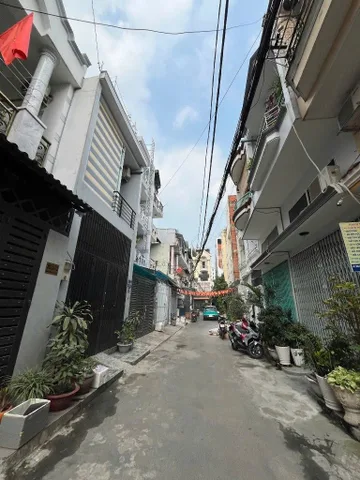 56m2 - Chỉ 5.8ty. Hẻm xe hơi Chế Lan Viên, gần mặt tiền Trường Chinh
Ngang 4 dài 14m xây 2 tầng btct, full nội thất