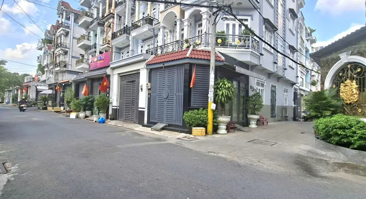 Giáp Tân Phú, 5 tầng tuyệt đẹp 68m2, hơn 6ty, hẻm xe hơi