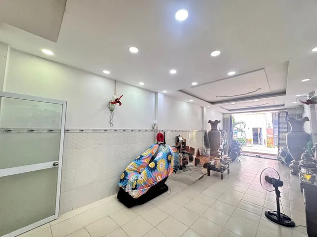 NHÀ TRỊNH ĐÌNH TRỌNG  90M2- HẼM XE TẢI THÔNG 10M-KINH DOANH TỐT- NGANG CHUẨN 4M- GIÁP TÂN BÌNH,Q11-NHÀ CÒN MỚI Ở TỐT