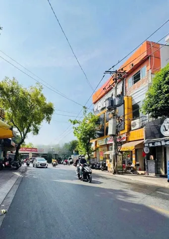 Ngay MTKD Hoàng Văn Thụ - Gần sân bay
Hẻm xe tải 7m - 54m2 xây 3 tầng - Nhỉnh 8ty. Vị trí ngay vòng xoay Lăng Cha Cả, Cộng Hòa, CV Hoàng Văn Thụ - Lê Văn Sỹ