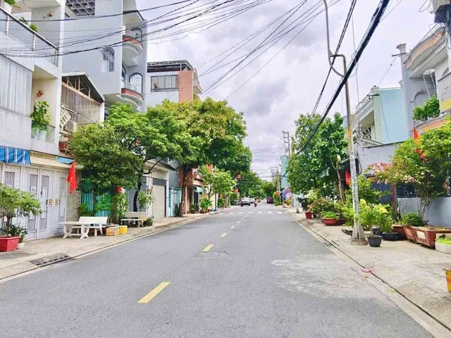 NHÀ 4 TẦNG HXH 8M THÔNG NGAY BIG C PHÚ THẠNH – THOẠI NGỌC HẦU - 72M² - NHÀ MỚI Ở NGAY - HOÀN CÔNG ĐỦ 🏡