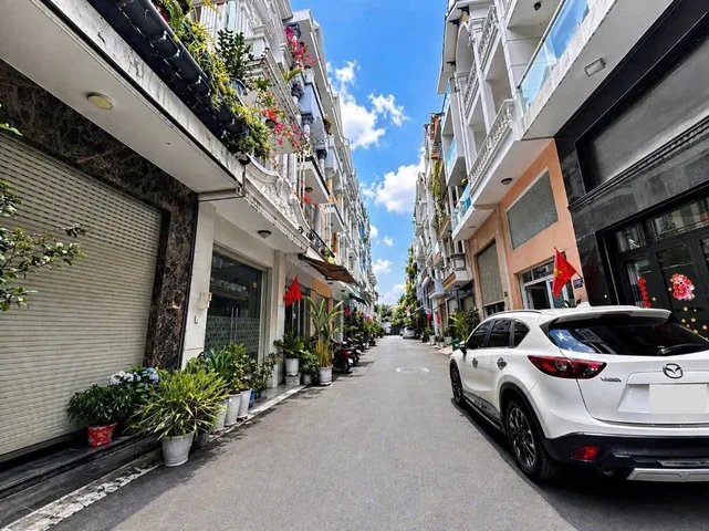 72m2 ( 4 × 18m ) xây 4 tầng - hẻm oto ngủ nhà gần mặt tiền Đồng Đen - Kế Khu Bàu Cát - 11ty nhinh