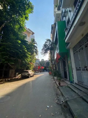 Hẻm 6m, ngang 4.6 dài 13m xây 3 tầng. Gần chợ Tân Bình, Lý Thường Kiệt, ngay Ngã Tư Bảy Hiền, Lạc Long Quân, chỉ 6ty nhinh