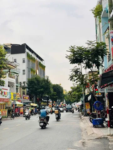 Hẻm xe hơi ngay mặt tiền Tô Hiến Thành, chỉ 5ty nhinh - 30m2 xây 3 tầng. Nguồn thu 15tr/th