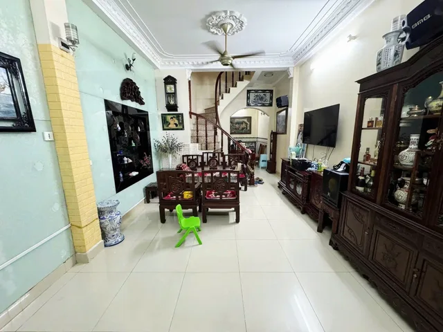 Cho thuê Nhà riêng 45m2 giá 15 triệu tại Đường Nghi Tàm - Chọn - Phường Tây Hồ Hà Nội