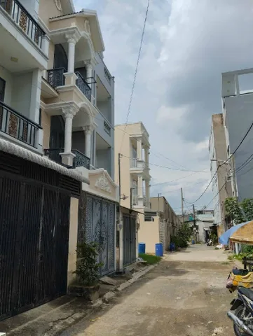 KHU VIP PHÂN LÔ - LONG TRƯỜNG QUẬN 9 - NHÀ C4 - 56.4M2(4x12) - SỔ VUÔNG - HẺM 6M.
