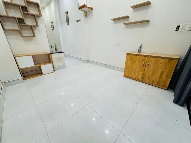 SÂN BAY TSN 3” ✈️ gần CV GIA ĐỊNH, VÒNG XOAY PHẠM VĂN ĐỒNG - 3 TẦNG BTCT, 2 PN (có thể cải tạo thành 3-4 Phòng), 2 WC - HẺM 3G - KHU DÂN TRÍ CAO - 4.x TỎI TL