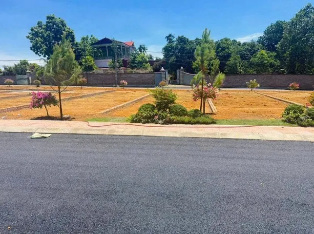Bán Đất 100m2 có sẵn 100 m2 thổ cư giá 1.6 tỷ tại Xã Phú Cát Huyện Quốc Oai Hà Nội
