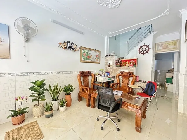 35m2 xây 2 tầng, 4ty - hẻm xe hơi đỗ cửa ngay Măt Tiên Trường Chinh - gần Khu Sân Bay
