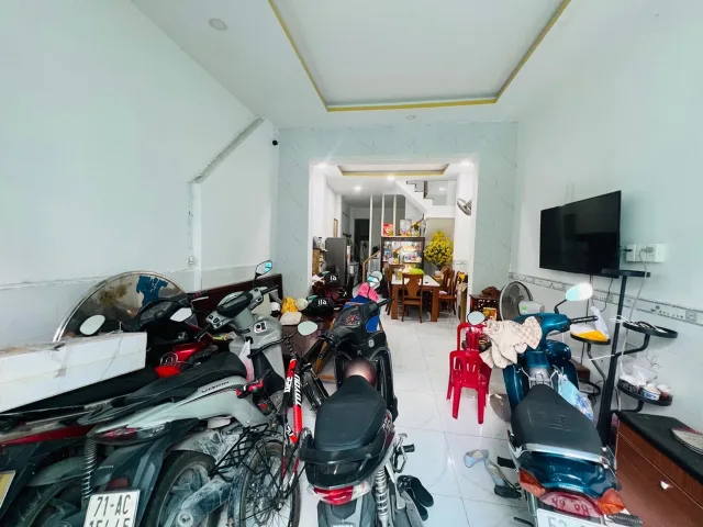 [O2925*] Nhà Lô Góc HXH 86m2 Sát Chợ Xóm Mới - 6.x Tỷ