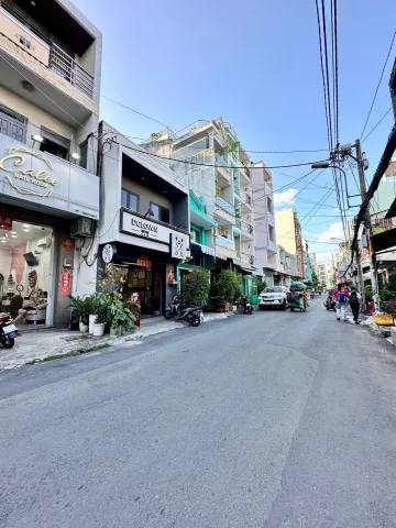 OTO NGỦ NHÀ - 56M2 - NGANG 4 DÀI 14M XÂY 3 TẦNG 7TY NHINH - NGAY TRƯỜNG CHINH - CỘNG HÒA. GẦN CHỢ TÂN SƠN - PHẠM VĂN BẠCH