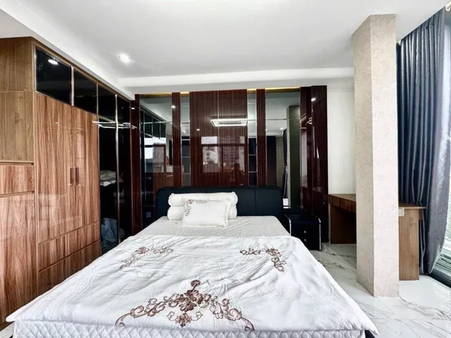 MẶT TIỀN HOA HẬU CÁCH CẢNG HÀNG KHÔNG QUỐC TẾ VÀI BƯỚC CHÂN - 67.6 TỶ - 6 TẦNG - 665m2 SÀN - DÒNG TIỀN 170tr/tháng
