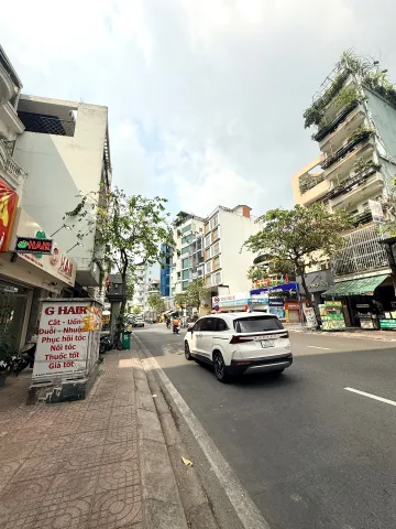 NHÀ MẶT PHỐ KHU SÂN BAY - VIEW SAU CÔNG VIÊN GIA ĐỊNH - PHỐ KD SẦM UẤT. NHÀ ĐANG CÓ DÒNG TIỀN 45TR/M2.