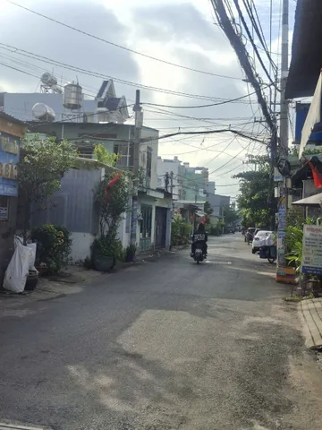 Bán Nhà Tân Thới Hiệp 21 Quận 12 - 84m² 3 Tầng, Đường Xe Hơi Tránh, Giá 5.9 Tỷ