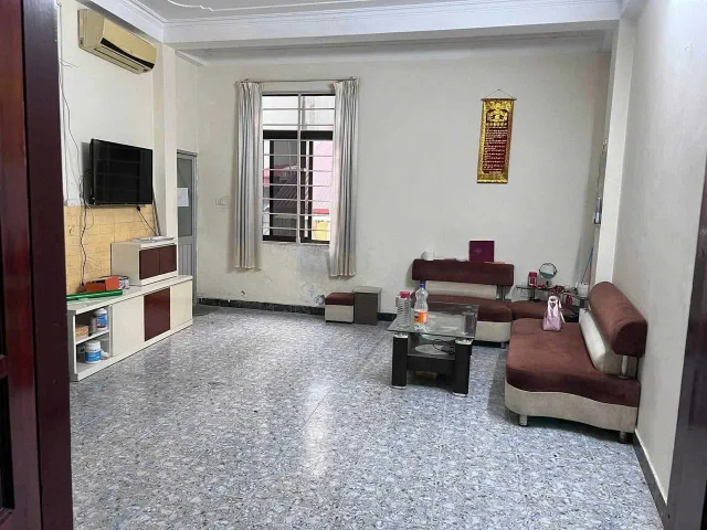 CHO THUÊ NHÀ NGUYÊN CĂN NGÕ 211 KHƯƠNG TRUNG, THANH XUÂN, 5 TẦNG Ở LUÔN