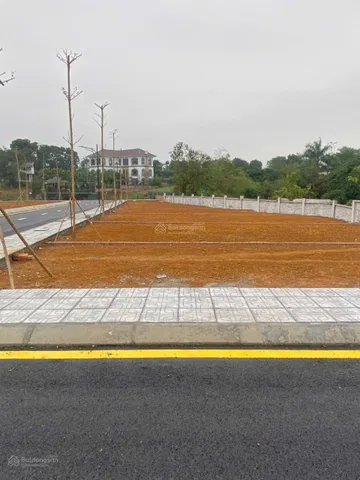 100m FULL Thổ,sẵn sổ,Mặt tiến 6m,đất vuông vắn.Cách CNC Hòa Lạc 8p đi xe,sát QL 21A