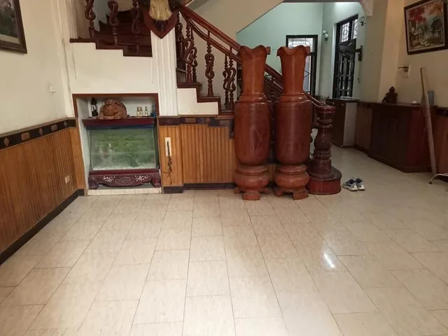 Cho thuê nhà ngõ 133 Hoa Bằng Cầu Giấy 75m x 4T (4 ngủ) giá 18 triệu OTO TRÁNH