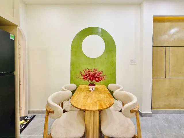 HẺM KINH KOANH, XE TẢI THÔNG - 32M2 - 2 TẦNG, 3 PHÒNG NGỦ (1 Phòng Dưới Trệt), 2 WC - TẶNG FULL NỘI THẤT XỊN - 3.x TỎI TL