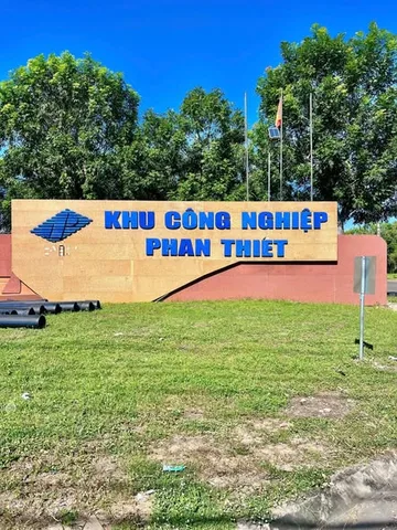 Cho thuê Kho, nhà xưởng 1500m2 giá 83 triệu tại - Chọn - Phường Bình Thuận Lâm Đồng