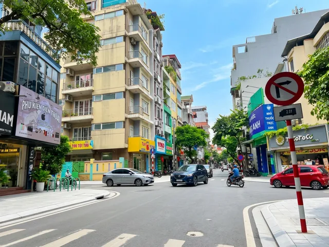 BÁN GẤP SIÊU PHẨM NHÀ PHỐ HOÀNG VĂN THÁI – KHU PHÂN LÔ QUÂN ĐỘI, 80M², 7T, MT 5M, 28 TỶ