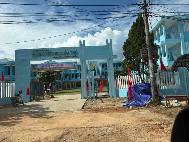 Cặp liền kề sát trường tiểu học Hoà Phú - giá chỉ 1,3x tỷ