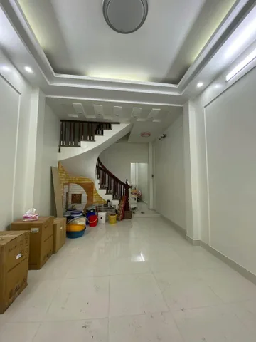 Cho thuê nhà Hàm Nghi, Nam Từ Liêm 40m x 5T giá 25 triệu, 20M RA MẶT PHỐ