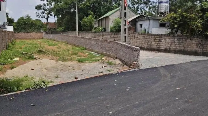 Bán Đất 100m2 có sẵn 100 m2 thổ cư giá 1.78 tỷ tại Phường Xuân Khanh Thị xã Sơn Tây Hà Nội