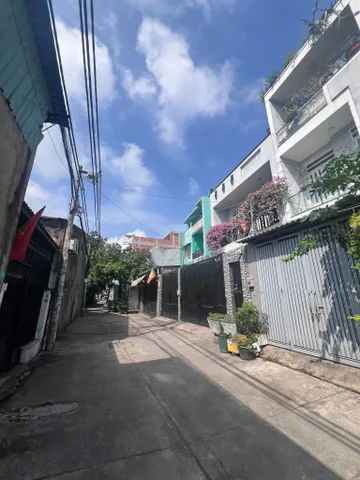 Bán Nhà riêng 40m2 có sẵn 40 m2 thổ cư giá 5.5 tỷ tại Đường Bình Long Phường Phú Thạnh Quận Tân Phú TP. Hồ Chí Minh