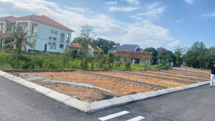 Bán Đất 100m2 có sẵn 100 m2 thổ cư giá 1.8 tỷ tại Đường Hòa Thạch Xã Phú Cát Huyện Quốc Oai Hà Nội