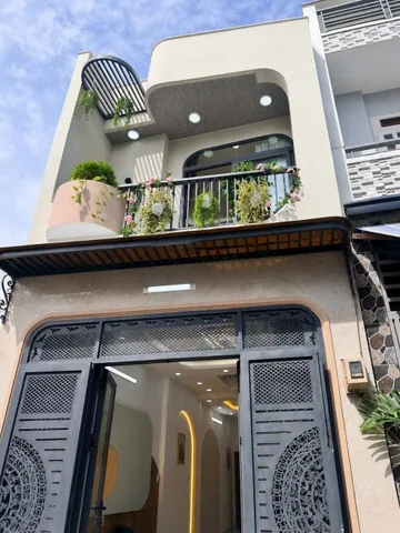 LÊN SÓNG NHÀ MỚI 100% ĐẸP VỀ Ở LIỀN NỘI THẤT CAO CẤP