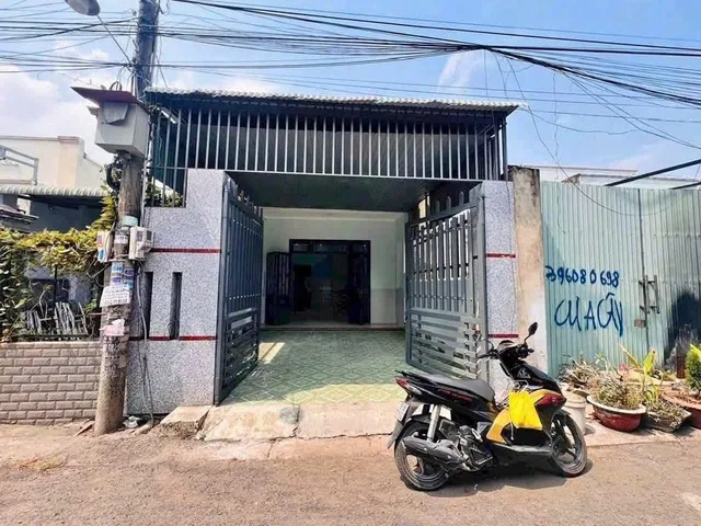 Bán Nhà riêng 106m2 có sẵn 77.3 m2 thổ cư giá 990 triệu tại Đường Lê Thị Siêng Xã Tân Thông Hội Huyện Củ Chi TP. Hồ Chí Minh