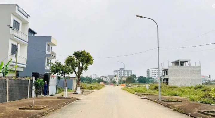 Bán Đất 100m2 có sẵn 100 m2 thổ cư giá 1.78 tỷ tại Phường Xuân Khanh Thị xã Sơn Tây Hà Nội
