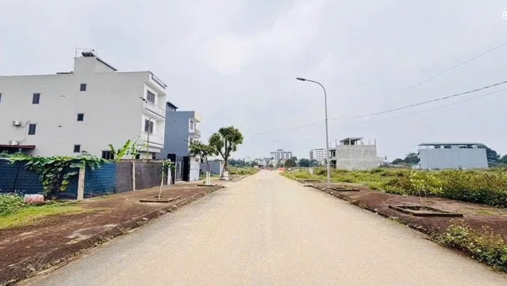 Bán Đất 100m2 có sẵn 100 m2 thổ cư giá 1.78 tỷ tại Phường Xuân Khanh Thị xã Sơn Tây Hà Nội