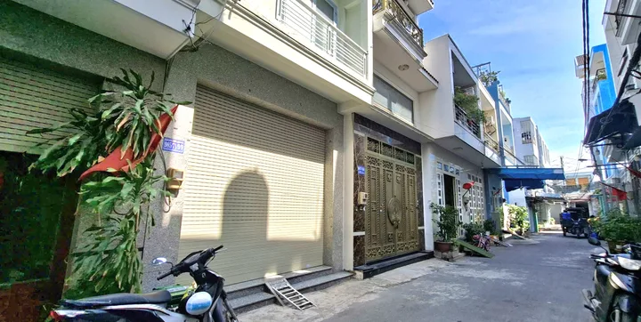 Bán nhà 4 tầng 2 mặt tiền, hẻm xe hơi tại Bình Tân, hơn 6ty